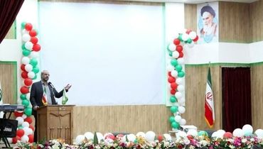 فرماندار اصفهان با صندلی چرخدار به مراسم معلولان رفت