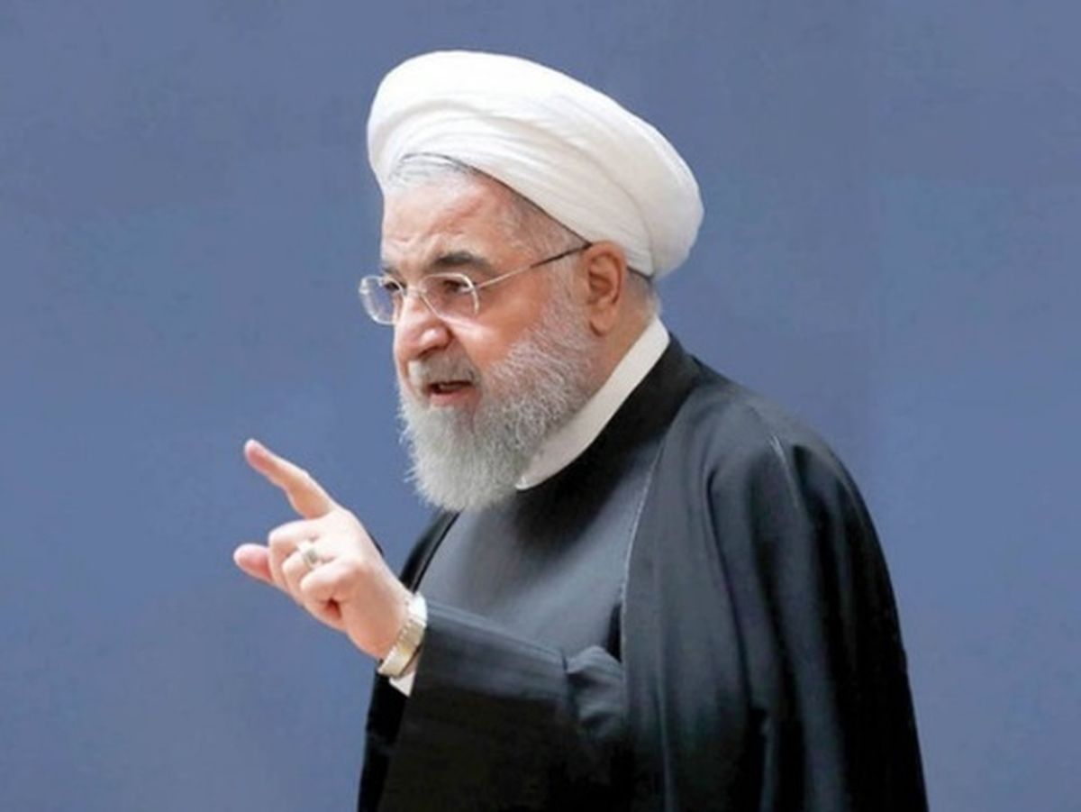 خنده‌های حسن روحانی در جلسه با دولتمردانش