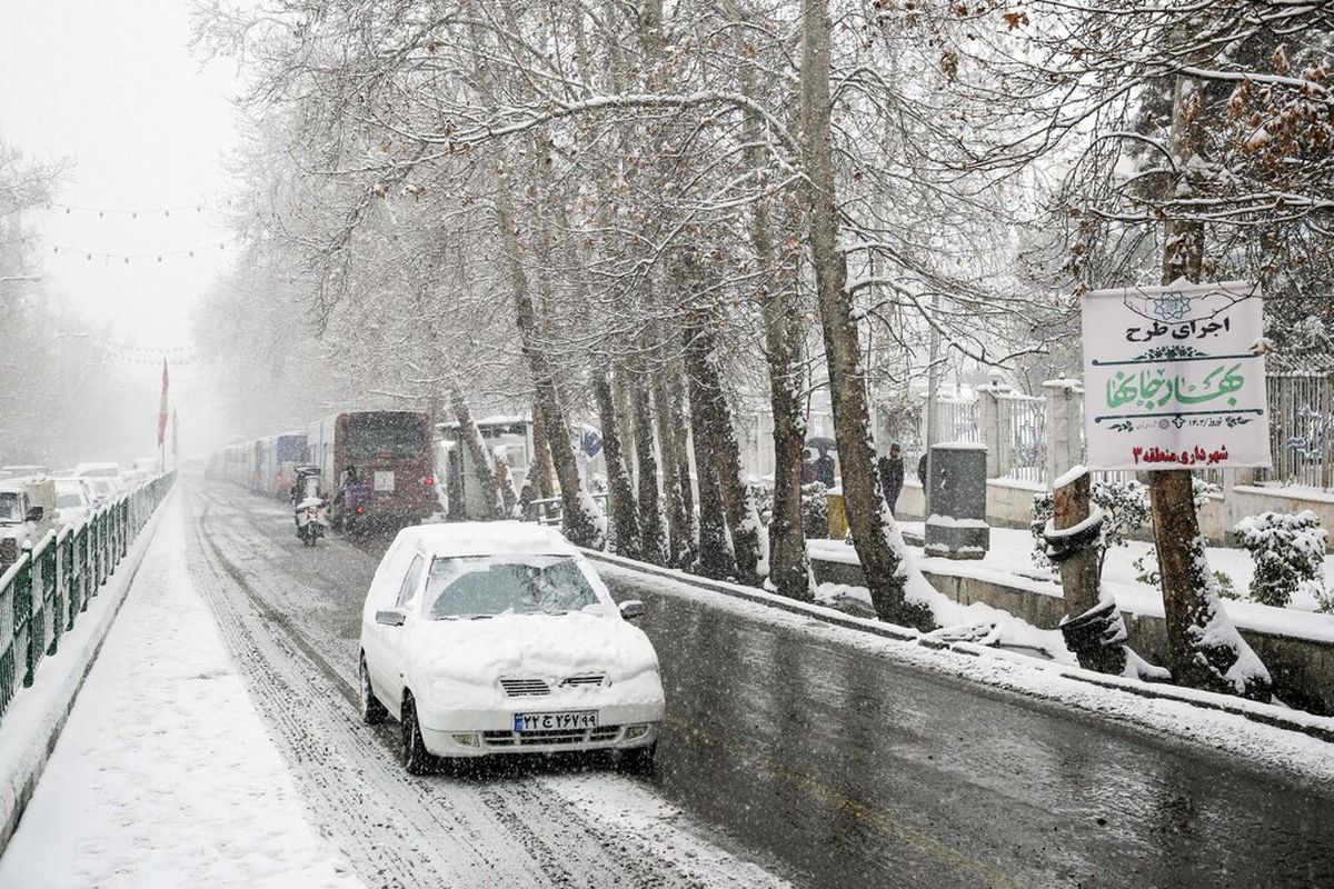 
بارش برف و باران در نقاط مختلف کشور/ همدان با دمای ۱۵- درجه سردترین مرکز استان
