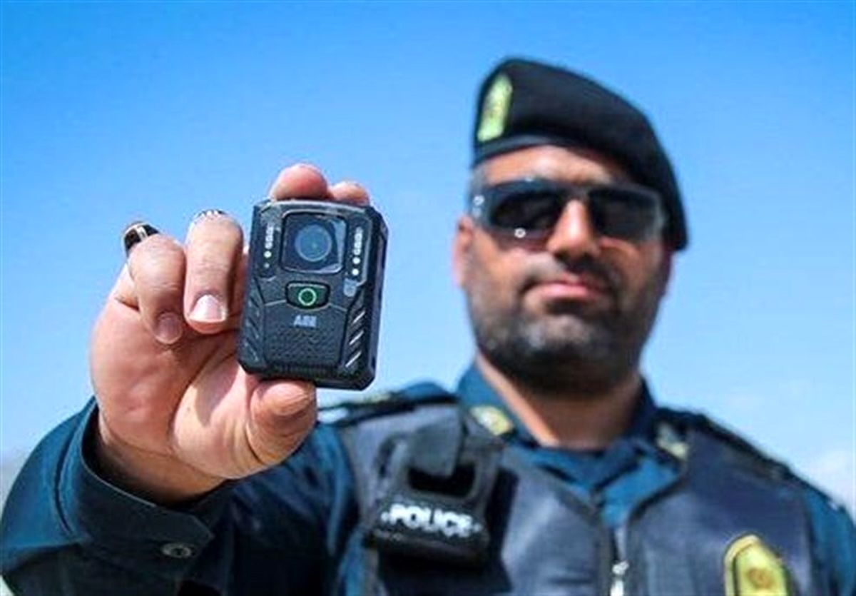 لباس پلیس هوشمند شد؛ نصب ۸ هزار دوربین روی البسه ماموران