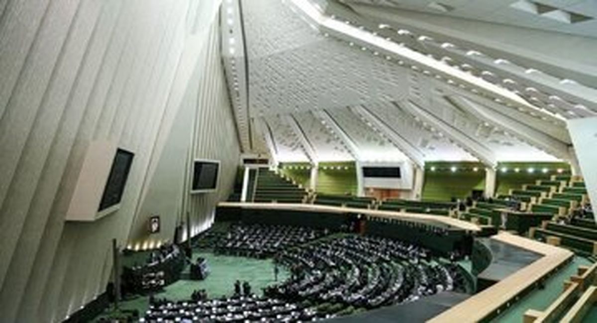 کیهان: هک کنندگان سایت مجلس می خواهند نیروهای انقلاب را به جان هم بیندازند/ هدف دیگرشان لجن مال کردن انتخابات است