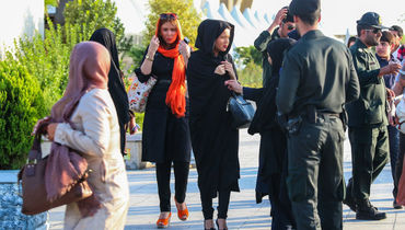 درخواست لغو قانون حجاب اجباری/ بیانیه حزب اصلاح طلبان