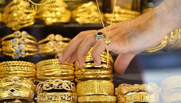 همگام با کاهش نرخ ارز، سکه و طلا دوباره ارزان شد/ سکه به کانال ۴٠ میلیون تومان بازگشت