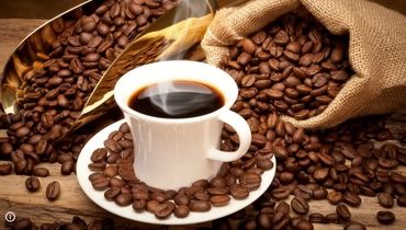 ۱۰ دارویی که هیچوقت نباید همراه با نوشیدن قهوه مصرف کنید 
