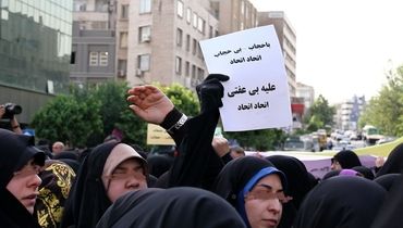 بازداشت معترضین به وضعیت حجاب مقابل قوه قضائیه