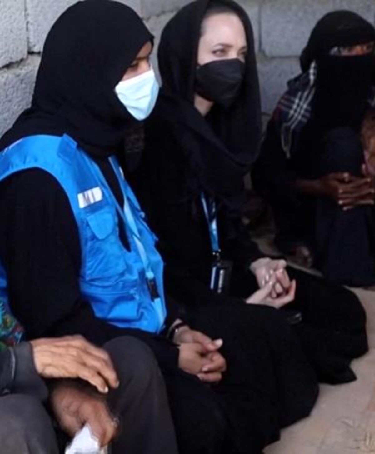 آنجلینا جولی به یمن رفت؛ باید به فکر همه پناهجویان و قربانیان جنگ بود
