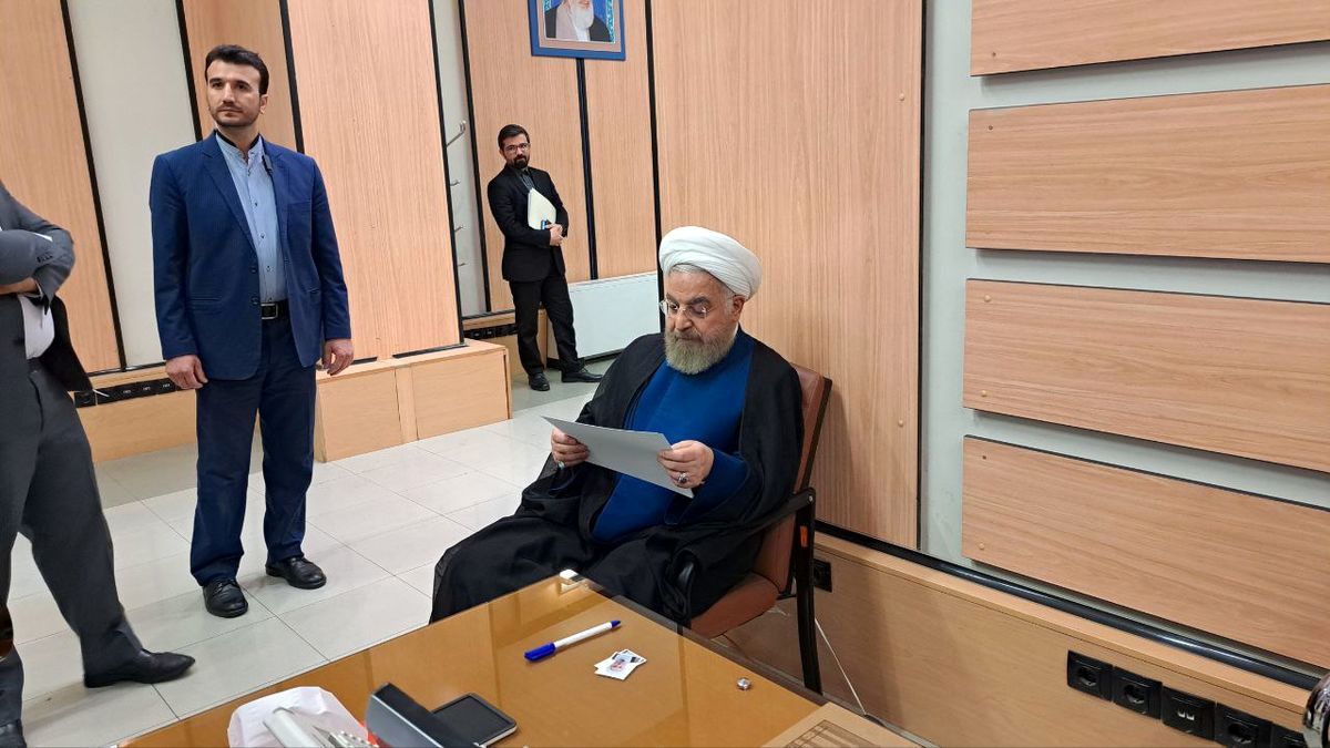 ثبت‌نام حسن روحانی برای انتخابات خبرگان رهبری، کیهان را شاکی کرد