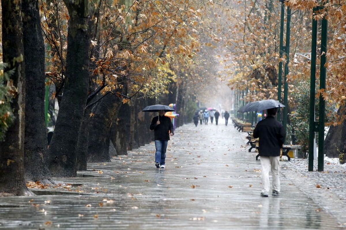 رگبار باران و باد شدید در راه تهران/ صدور هشدار برای پایتخت
