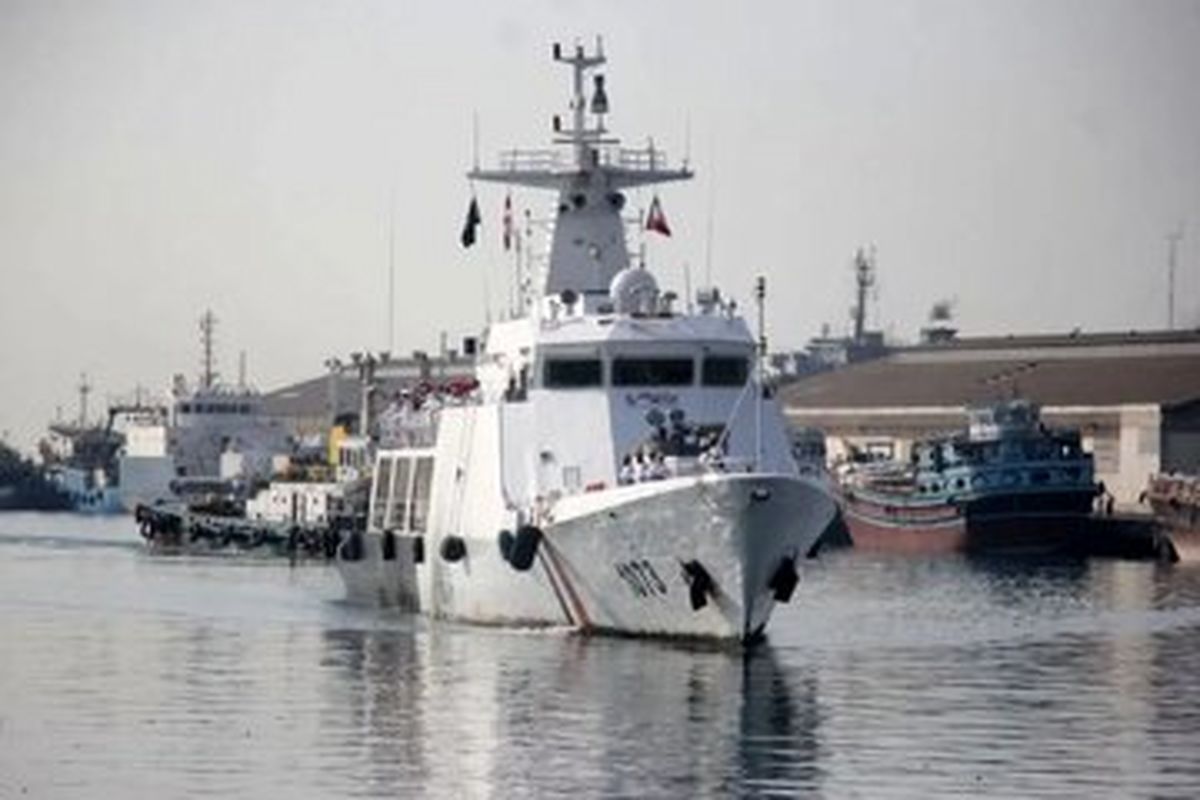 پهلوگیری ناوگروه نیروی دریایی پاکستان در بندرعباس