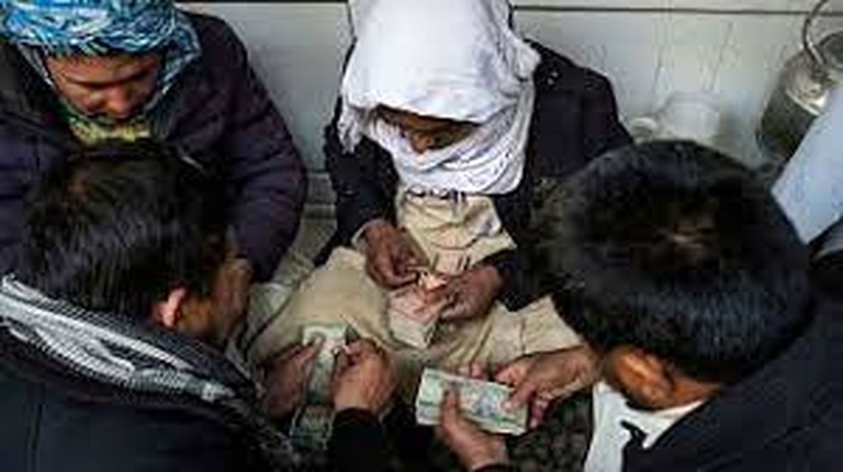 قیمت دلار در افغانستان به پایین‌ترین حد در ۶ سال گذشته رسید، هر افغانی ۷۰۰ تومان شد