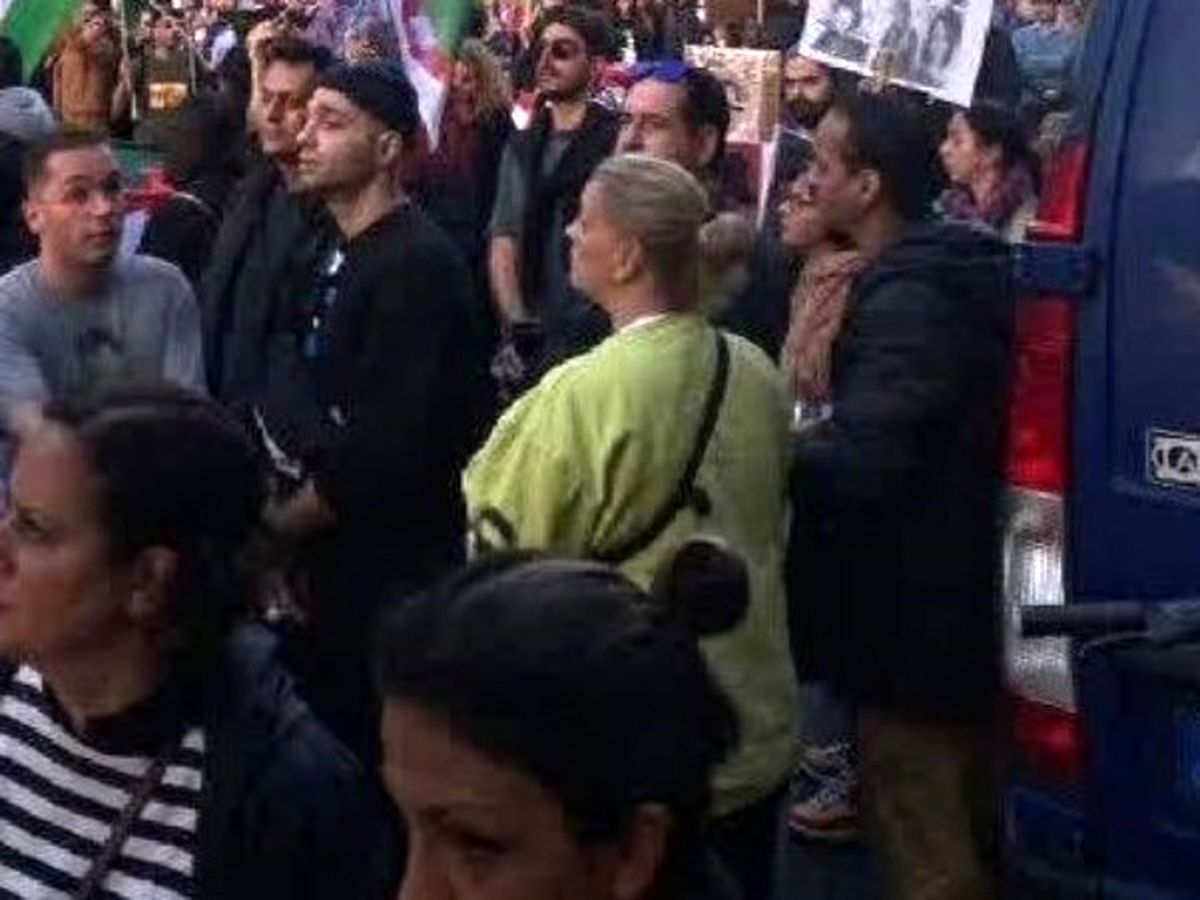 ایرنا درباره تجمع ایرانیان برلین: ایرانی نبودند، پناهنده آورده بودند و تصاویر ساختگی است