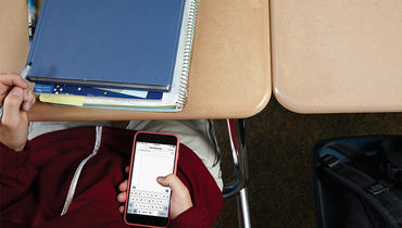 آیا تلفن‌ همراه دانش‌آموزان را کندذهن‌ کرده است؟