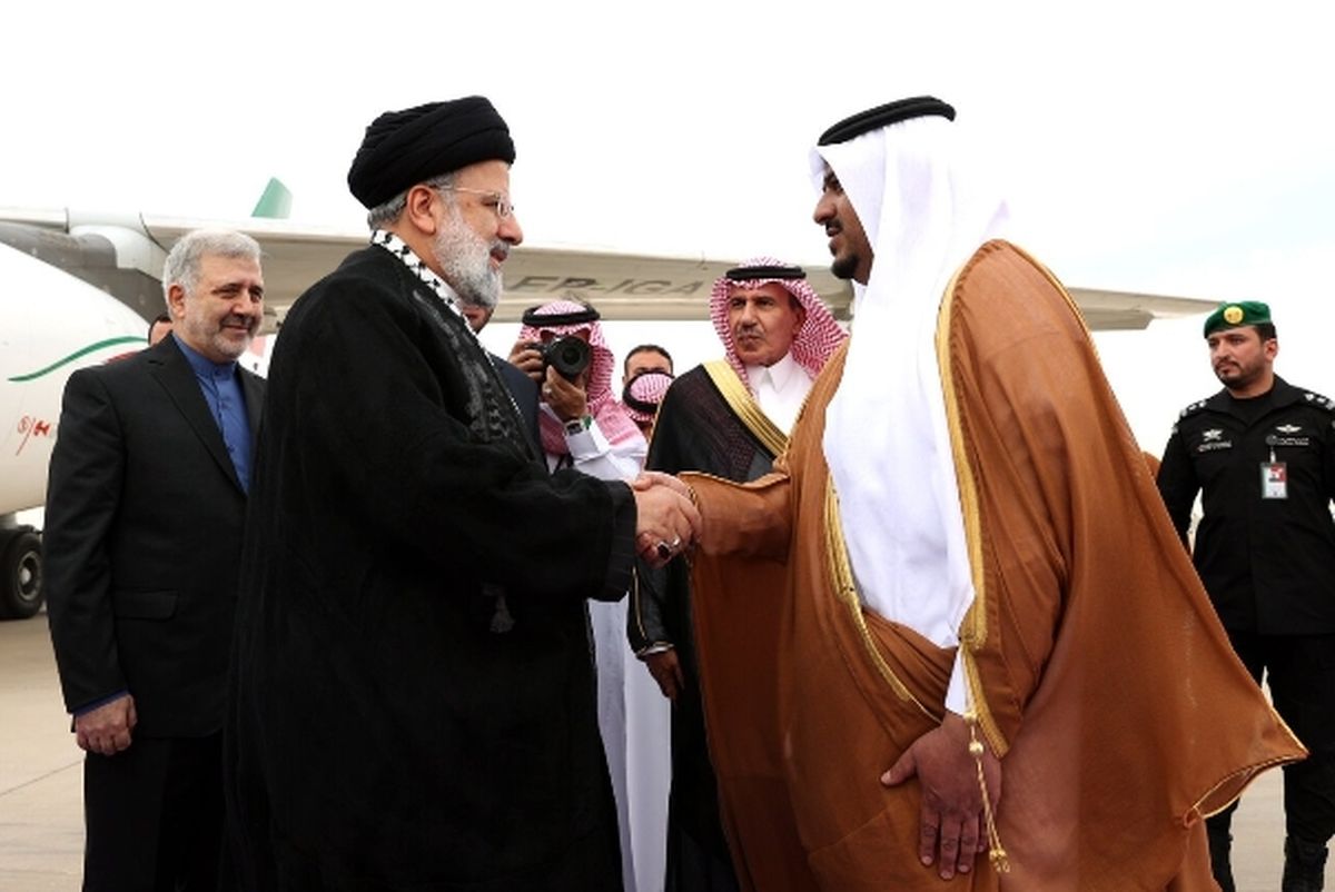عکس پوشش عجیب و نحوه نشستن امیر قطر در دیدار با رئیسی